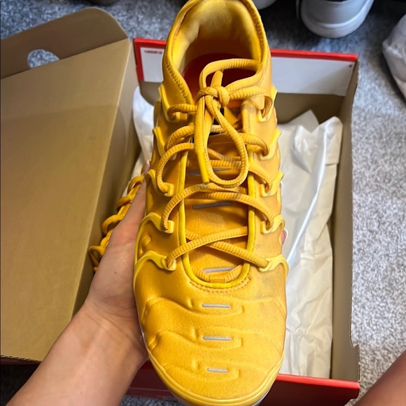 Nike Women’s Air Vapormax plus ‘Go the extra Smile’ - Picture 2 of 5